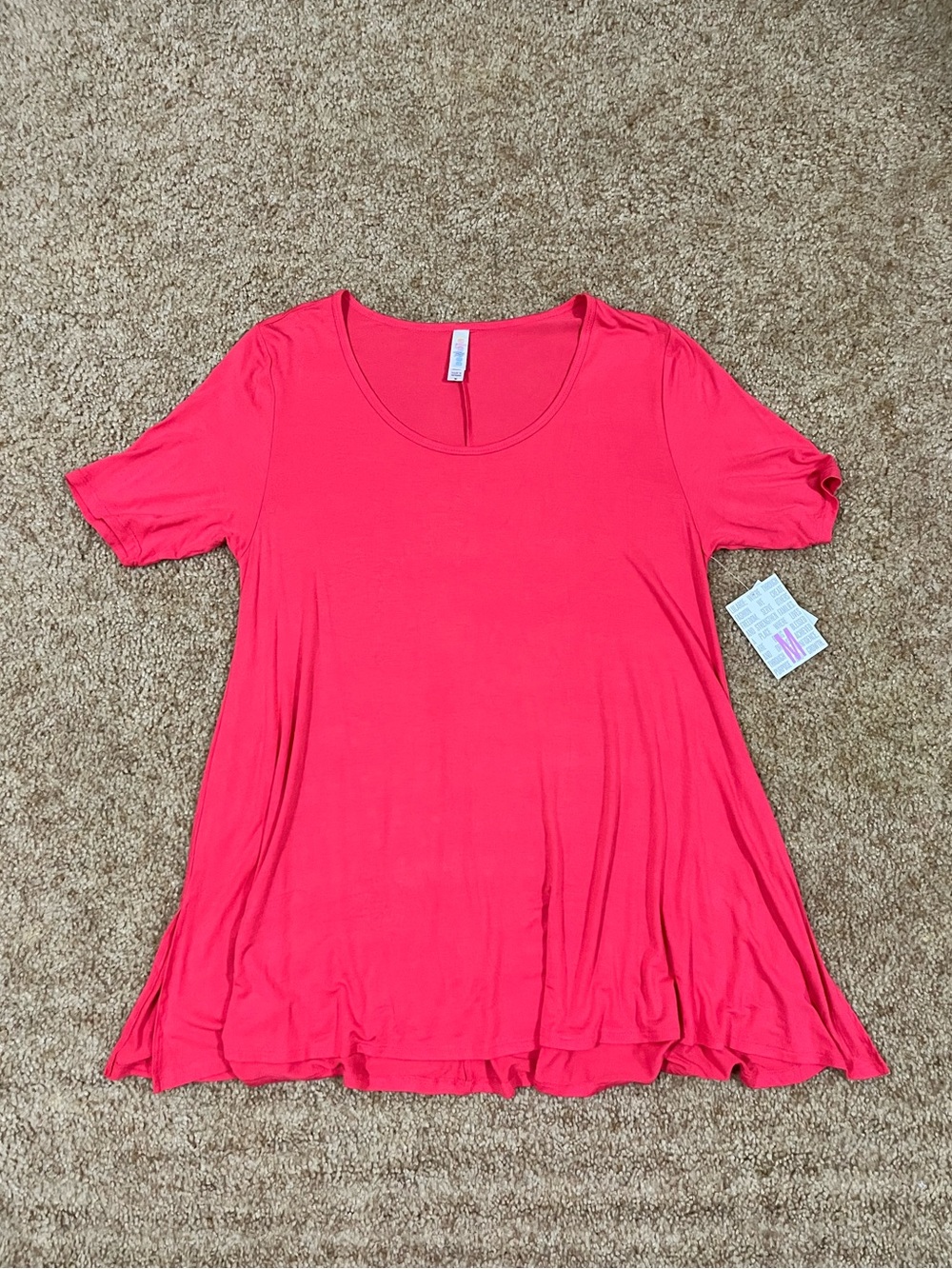 NWT LuLaRoe Women’s Coral Pink Scoop Neck Swing Flowy Short Sleeve Top Medium